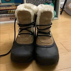 Sorel Snow Angel boots